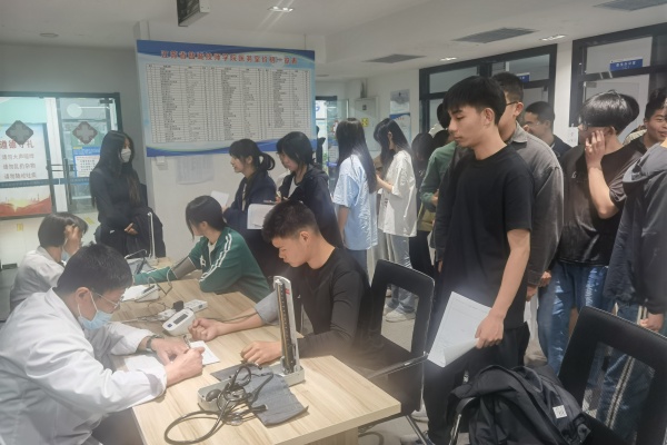 醫(yī)療保障2.jpg 醫(yī)療保障2.jpg